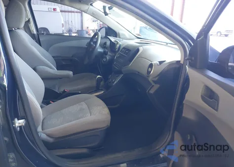 2015 Chevrolet Sonic Ls Auto из США, поврежденный, VIN 1G1JA5SH1F4218234